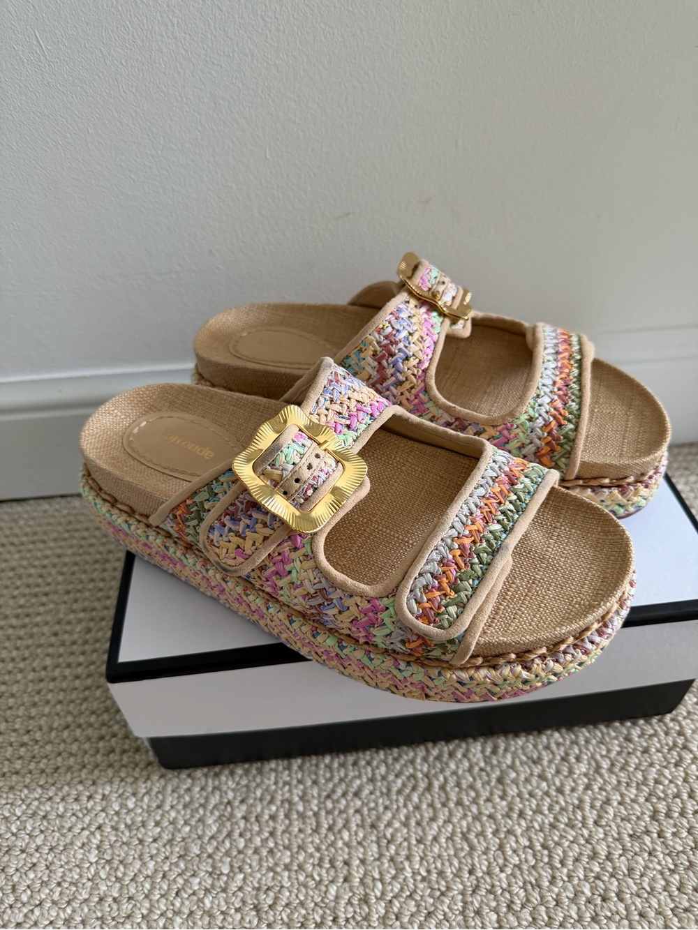 New in Box Larroude Multicolor Woven Buckle Slide Sandals - Tan Base size 9.5 - Picture 7 of 7